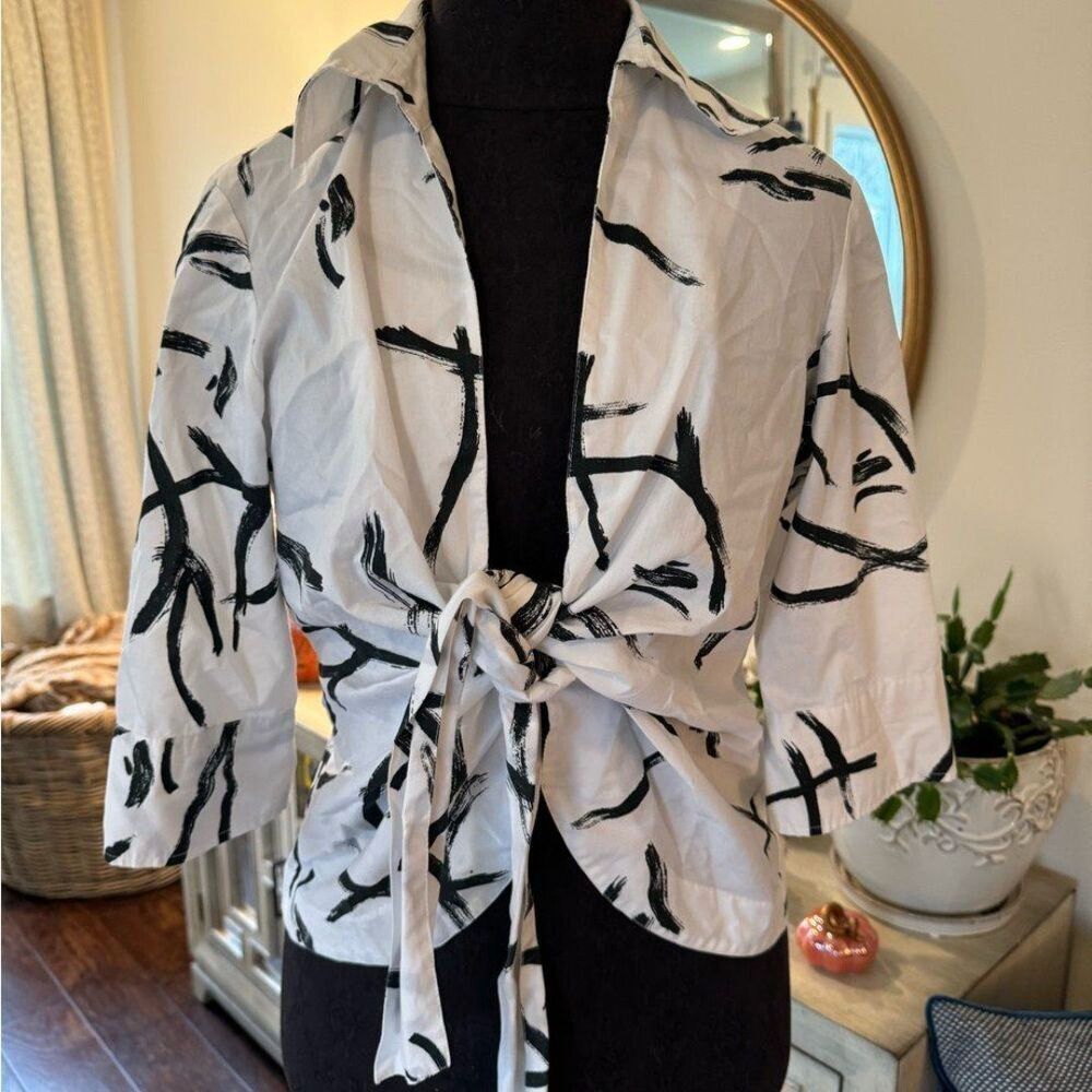 Larry Levine White and Black Tie-Front Blouse